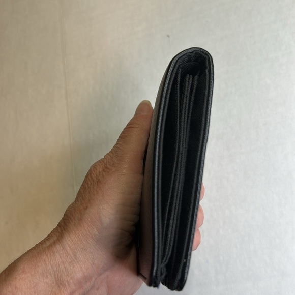 PUMA ORIGINAL BIFOLD BLACK GENUINE LEATHER WALLET LIKE NEW - Picture 10 of 15